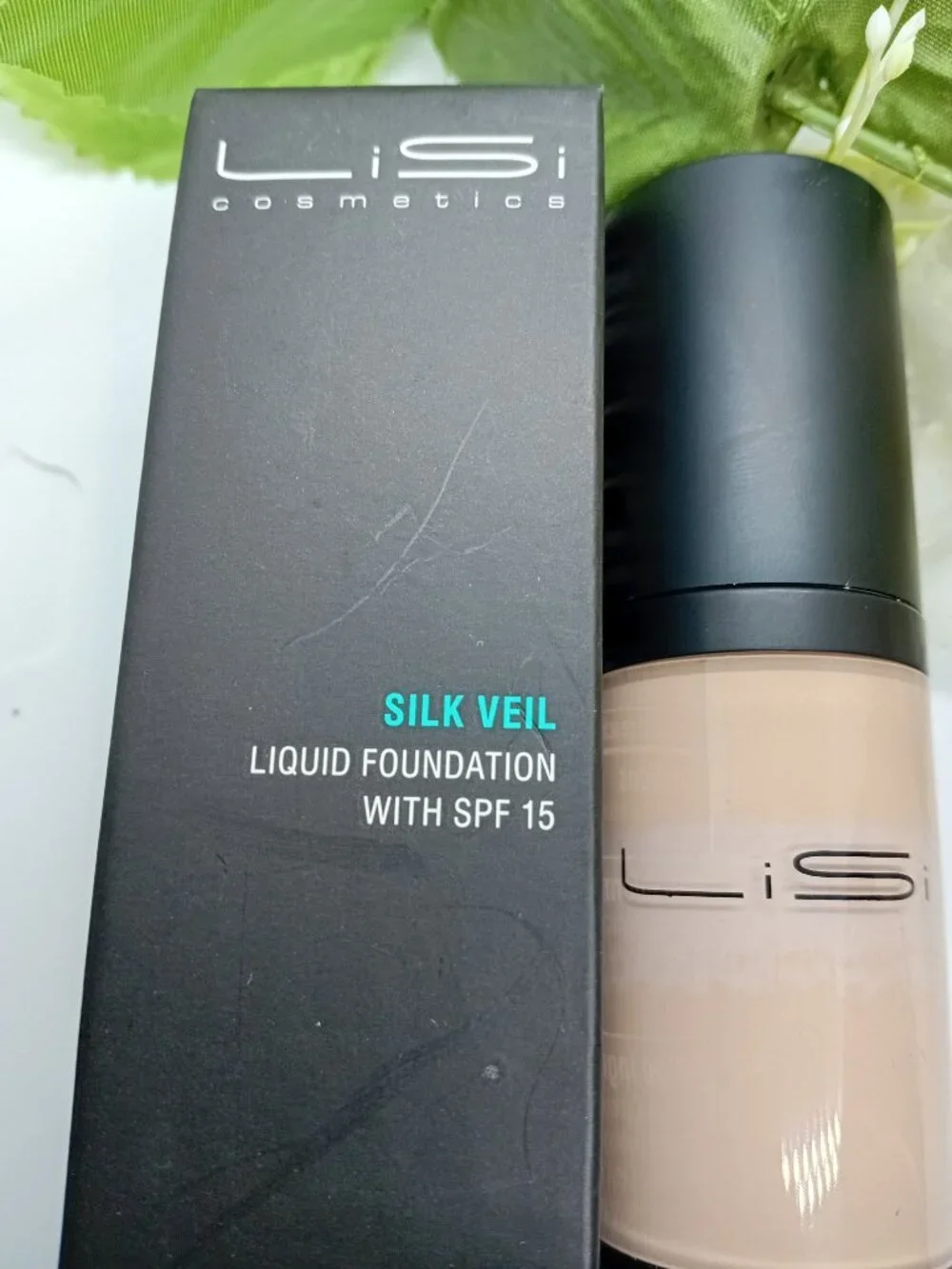 Lisi Cosmetics Silk Veil Liquid Foundation SPF 15 New 1 oz
